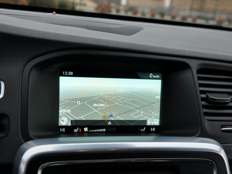Volvo V60 2.0d(225KM)*RDesign*RadarACC*Virtual*Led*Xenon*Navi*Kamera*Skóry*Alu18 I (2010-2018)