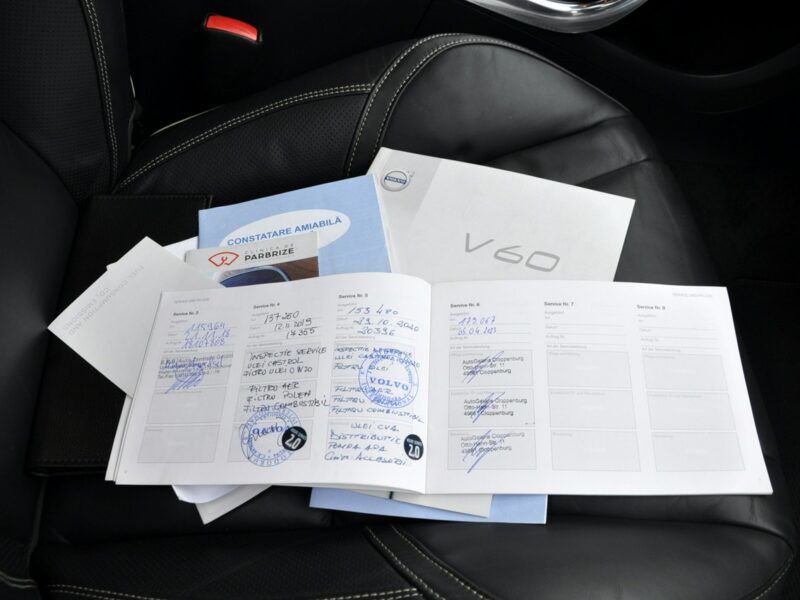 Volvo V60 2.0d(225KM)*RDesign*RadarACC*Virtual*Led*Xenon*Navi*Kamera*Skóry*Alu18 I (2010-2018)