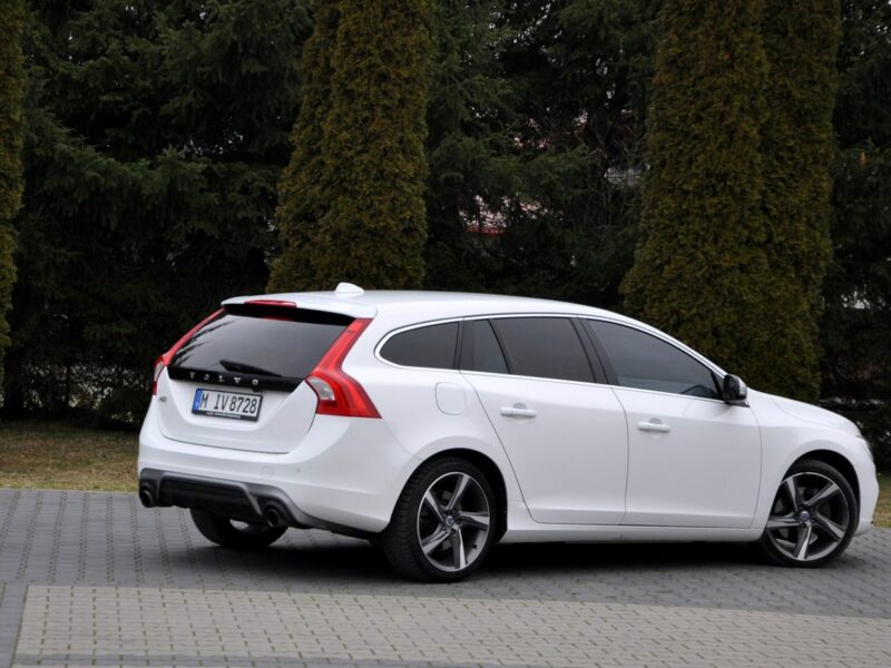 Volvo V60 2.0d(225KM)*RDesign*RadarACC*Virtual*Led*Xenon*Navi*Kamera*Skóry*Alu18 I (2010-2018)