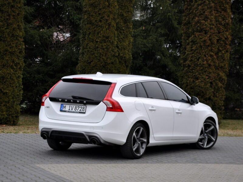 Volvo V60 2.0d(225KM)*RDesign*RadarACC*Virtual*Led*Xenon*Navi*Kamera*Skóry*Alu18 I (2010-2018)