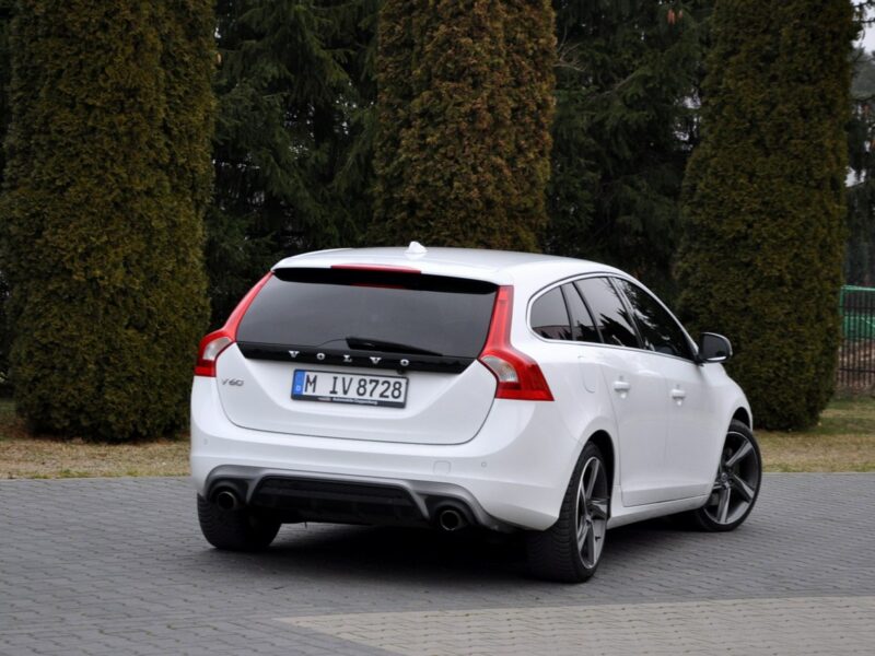 Volvo V60 2.0d(225KM)*RDesign*RadarACC*Virtual*Led*Xenon*Navi*Kamera*Skóry*Alu18 I (2010-2018)