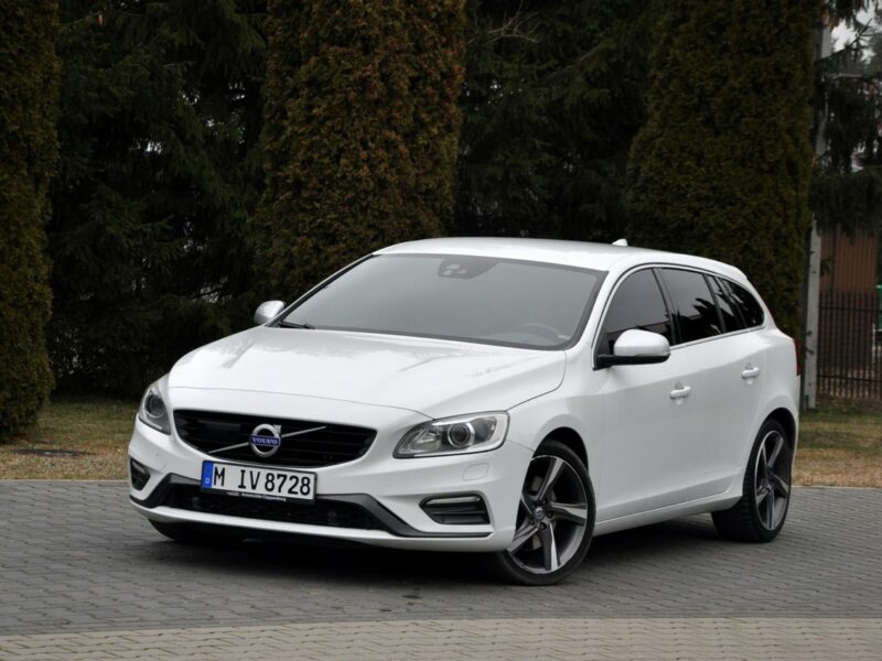 Volvo V60 2.0d(225KM)*RDesign*RadarACC*Virtual*Led*Xenon*Navi*Kamera*Skóry*Alu18 I (2010-2018)