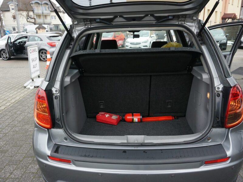 Suzuki SX4 Salon Polska I (2006-2013)