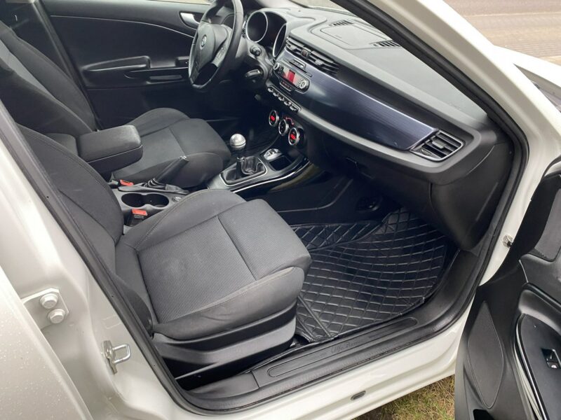 Alfa Romeo Giulietta Mocny silnik, klimatronik, parktronik, Ledy dzienne, isofix, z Niemiec