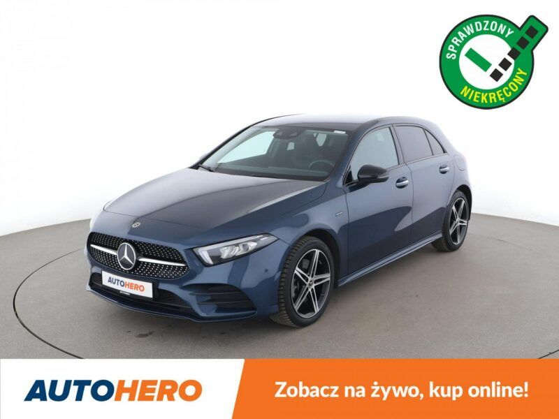 Mercedes A 250 PHEV AMG Line full LED skóra/alcantara navi kamery W177 (2018-)