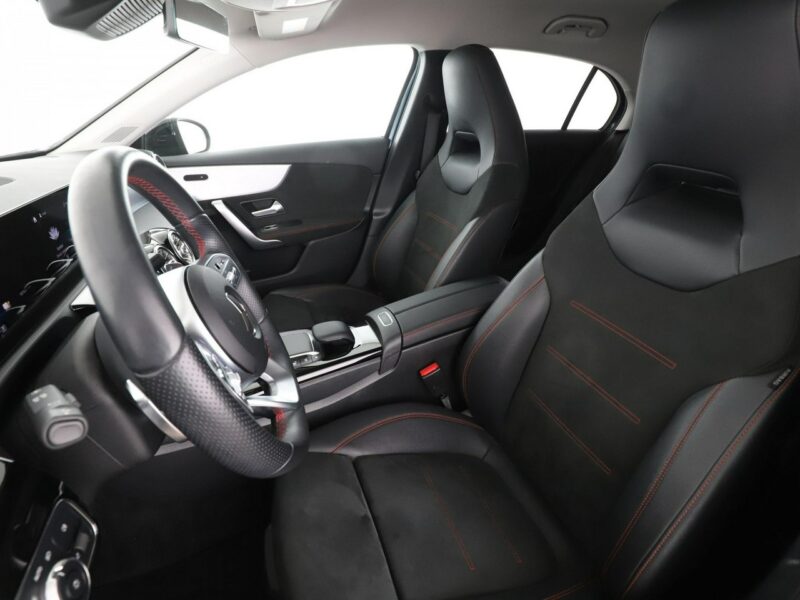 Mercedes A 250 PHEV AMG Line full LED skóra/alcantara navi kamery W177 (2018-)