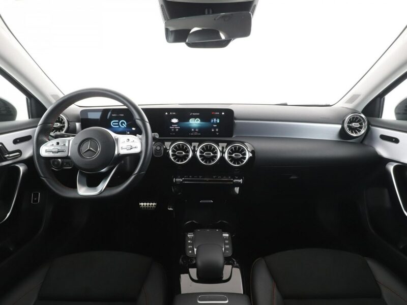 Mercedes A 250 PHEV AMG Line full LED skóra/alcantara navi kamery W177 (2018-)