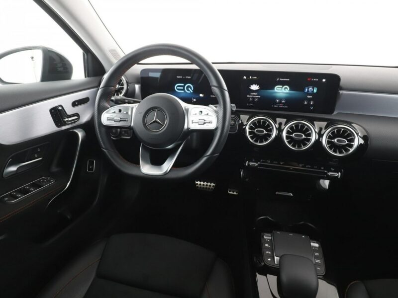 Mercedes A 250 PHEV AMG Line full LED skóra/alcantara navi kamery W177 (2018-)