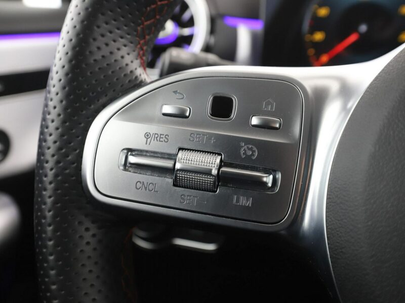 Mercedes A 250 PHEV AMG Line full LED skóra/alcantara navi kamery W177 (2018-)