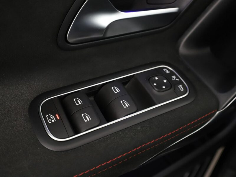 Mercedes A 250 PHEV AMG Line full LED skóra/alcantara navi kamery W177 (2018-)