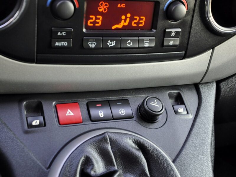 Peugeot Partner 1.6HDI(112KM)*Tepee*Klimatronik*Parktronik*Welur*Reling*I Wł*ASO II (2008-)