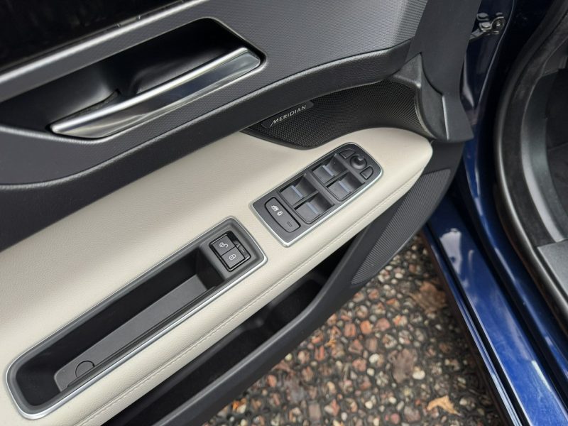 Jaguar XF Polski Salon, Podgrzewane fotele przód, tył, Kamera cofania, MERIDIAN X260 (2015-)