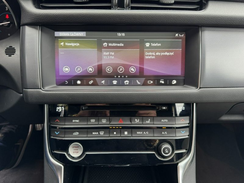 Jaguar XF Polski Salon, Podgrzewane fotele przód, tył, Kamera cofania, MERIDIAN X260 (2015-)