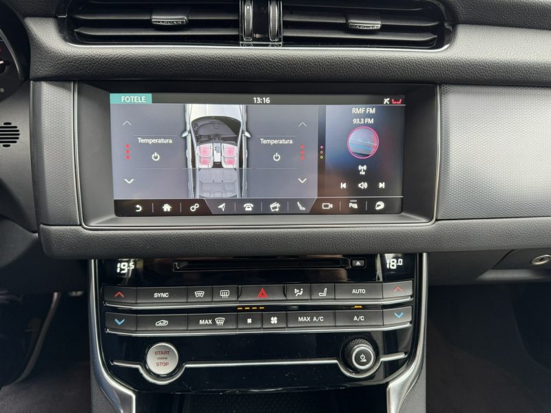 Jaguar XF Polski Salon, Podgrzewane fotele przód, tył, Kamera cofania, MERIDIAN X260 (2015-)