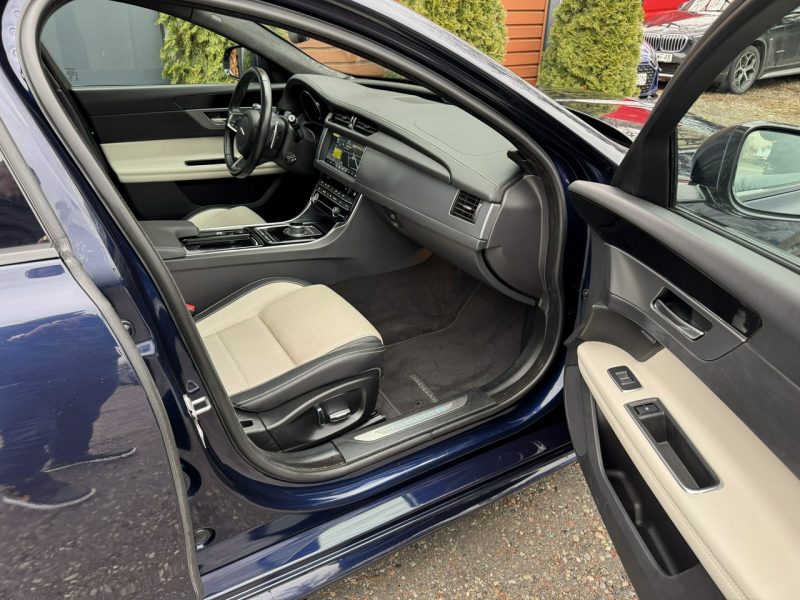 Jaguar XF Polski Salon, Podgrzewane fotele przód, tył, Kamera cofania, MERIDIAN X260 (2015-)