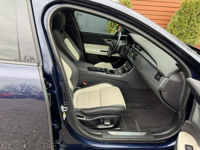 Jaguar XF Polski Salon, Podgrzewane fotele przód, tył, Kamera cofania, MERIDIAN X260 (2015-)