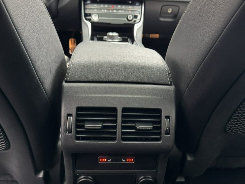 Jaguar XF Polski Salon, Podgrzewane fotele przód, tył, Kamera cofania, MERIDIAN X260 (2015-)