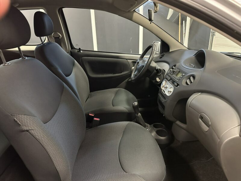 Toyota Yaris Toyota Yaris 1.0 Benz Klimatyzacja 152 Tys Po Opłatach I (1999-2005)