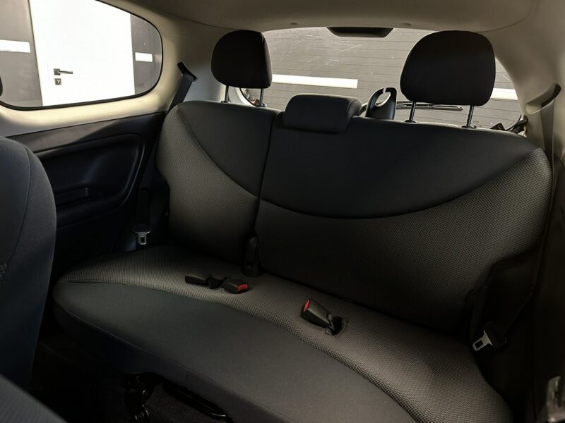 Toyota Yaris Toyota Yaris 1.0 Benz Klimatyzacja 152 Tys Po Opłatach I (1999-2005)