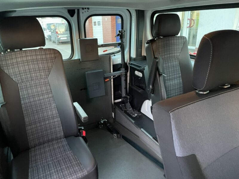 Opel Vivaro Opel Vivaro dla Niepełnosprawnych inwalida Rampa Model 2019 II (2014-2019)