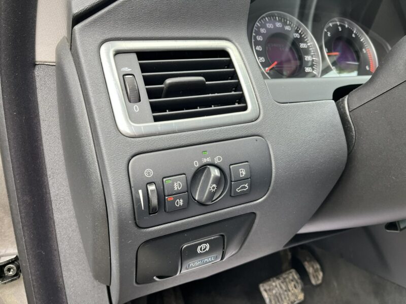 Volvo XC 70 2.4 Automat Grzane Skóry Alu Xenon Stan BDB BEzwypadkowy Opłacony III (2007-)