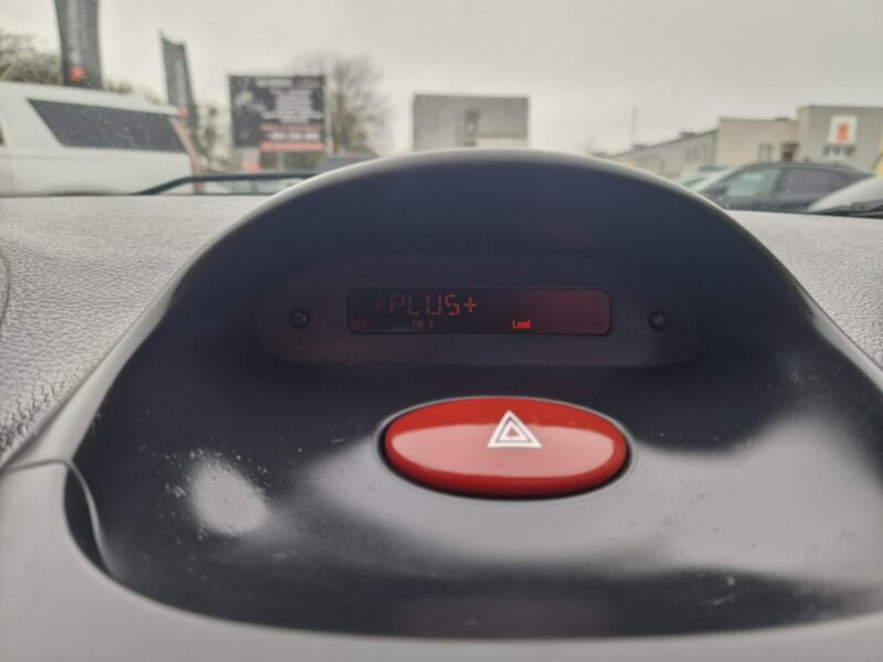 Peugeot 206 1,1 Benzyna 60 KM, Elektryczne Szyby, OC do 17.05.2025 rok
