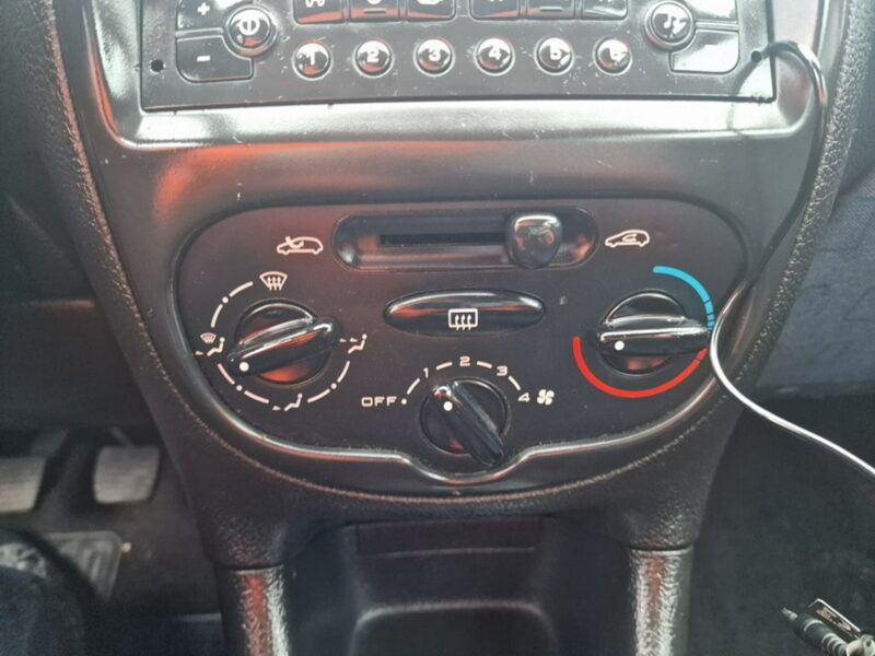 Peugeot 206 1,1 Benzyna 60 KM, Elektryczne Szyby, OC do 17.05.2025 rok