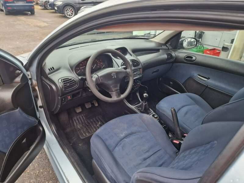 Peugeot 206 1,1 Benzyna 60 KM, Elektryczne Szyby, OC do 17.05.2025 rok