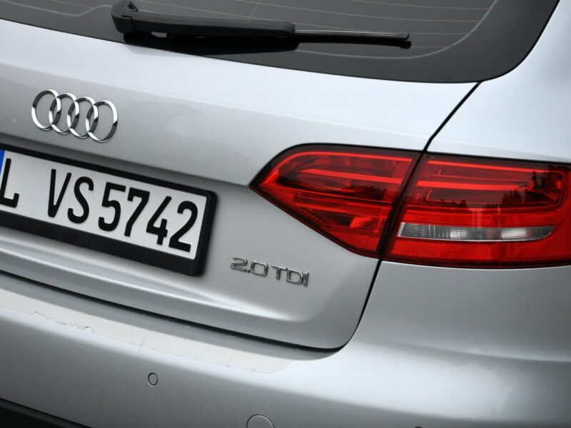 Audi A4 2.0TDI(120KM)*Klimatronik*Chrom*Welur*Reling*Parktronik*I Wł*Alu16"ASO B8 (2007-2015)
