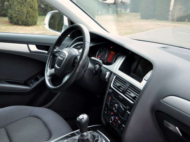 Audi A4 2.0TDI(120KM)*Klimatronik*Chrom*Welur*Reling*Parktronik*I Wł*Alu16"ASO B8 (2007-2015)