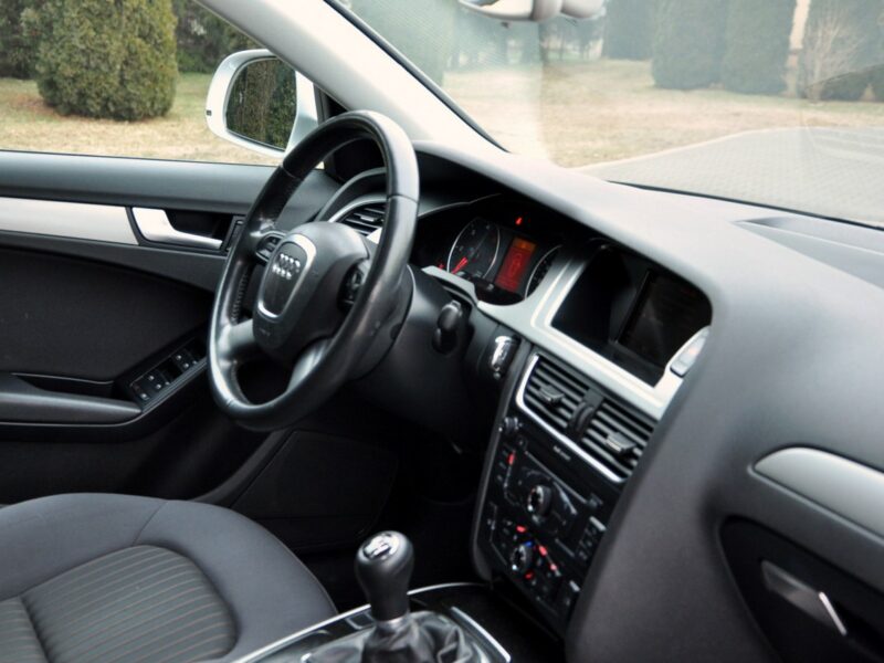 Audi A4 2.0TDI(120KM)*Klimatronik*Chrom*Welur*Reling*Parktronik*I Wł*Alu16"ASO B8 (2007-2015)