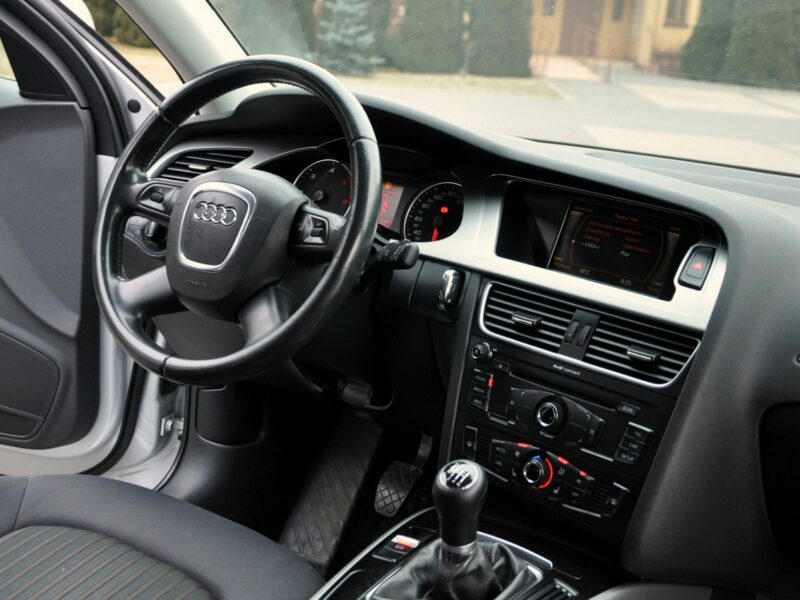 Audi A4 2.0TDI(120KM)*Klimatronik*Chrom*Welur*Reling*Parktronik*I Wł*Alu16"ASO B8 (2007-2015)