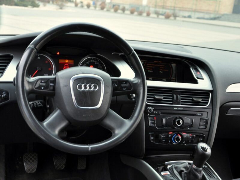 Audi A4 2.0TDI(120KM)*Klimatronik*Chrom*Welur*Reling*Parktronik*I Wł*Alu16"ASO B8 (2007-2015)