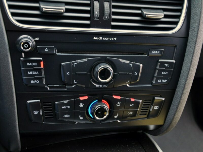 Audi A4 2.0TDI(120KM)*Klimatronik*Chrom*Welur*Reling*Parktronik*I Wł*Alu16"ASO B8 (2007-2015)
