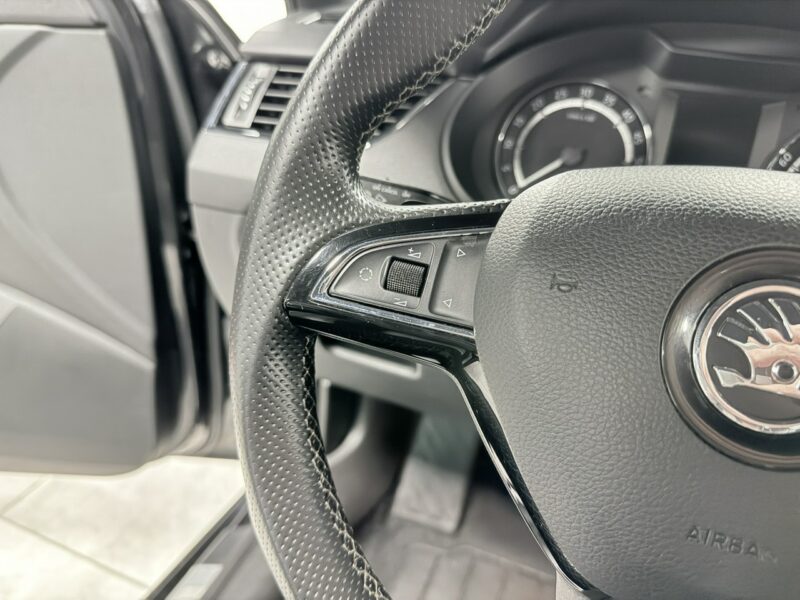 Škoda Octavia RS 2.0 TDI 184KM*AppleCa*KeyLessGo*LED*Bi-Xenon*Navi*Skóry*HAK*Niemiec III (2013-)