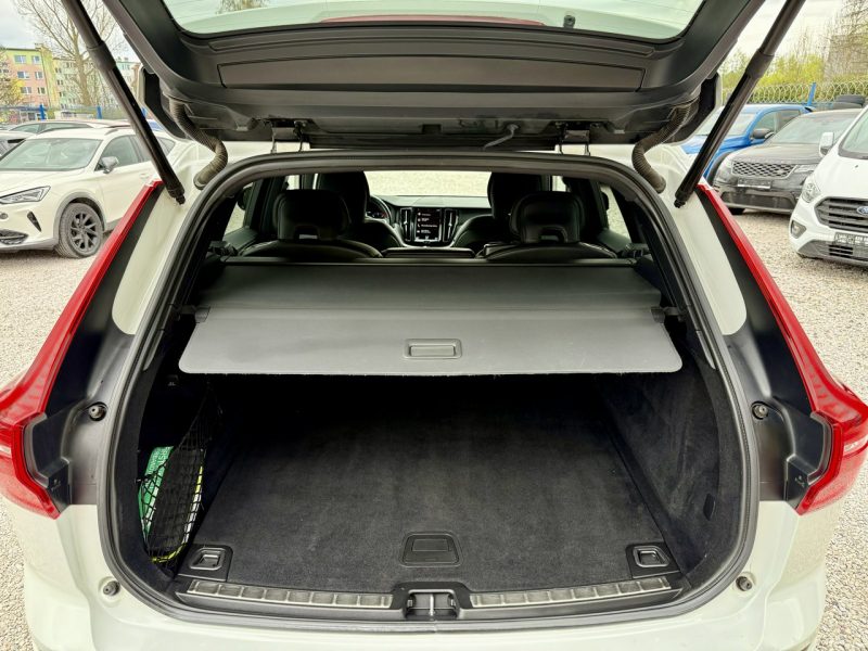 Volvo XC 60 4x4,R-DESIGN,Bogata wersja,Gwarancja II (2017-)
