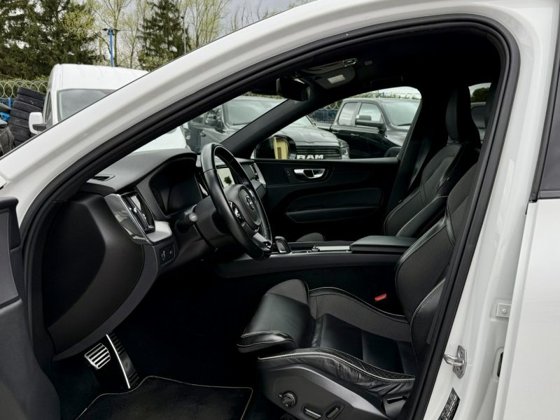Volvo XC 60 4x4,R-DESIGN,Bogata wersja,Gwarancja II (2017-)