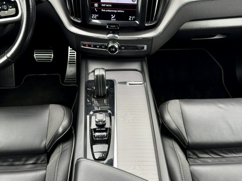 Volvo XC 60 4x4,R-DESIGN,Bogata wersja,Gwarancja II (2017-)