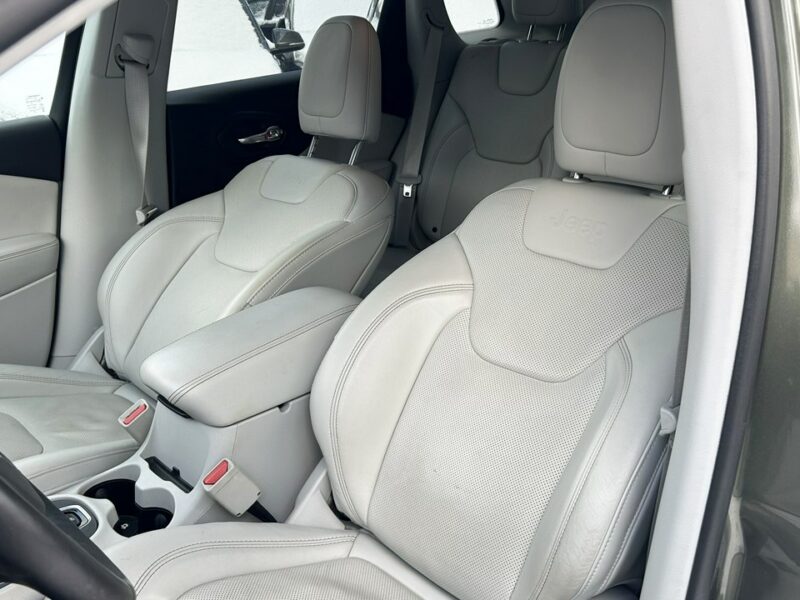 Jeep Cherokee Limited/Białe skóry/kamera/grzana kierownica/bixenon/el.klapa V (2014-)