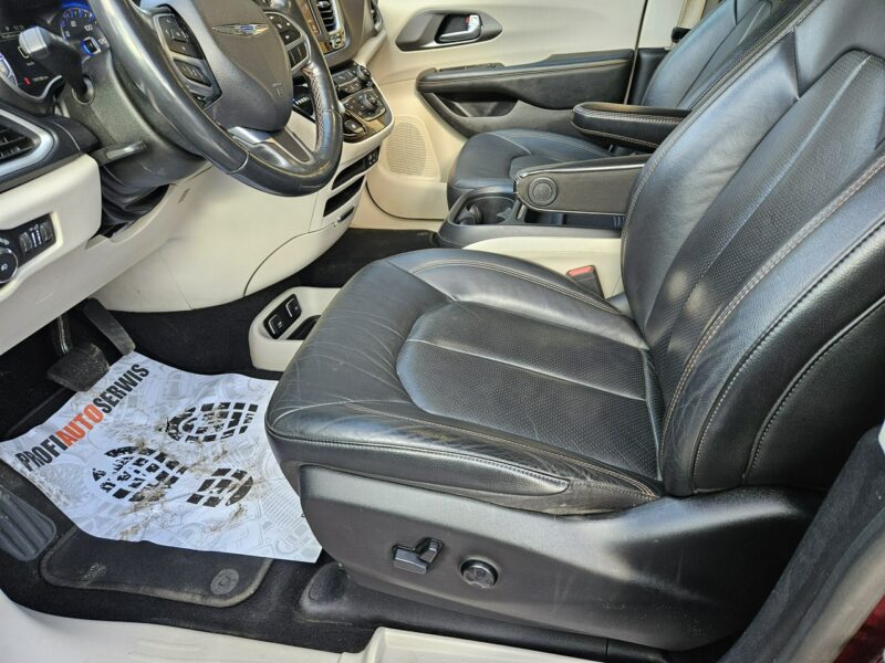 Chrysler Pacifica Automat / Klimatronic 4 strefowy / Podgrzewane fotele / itd.