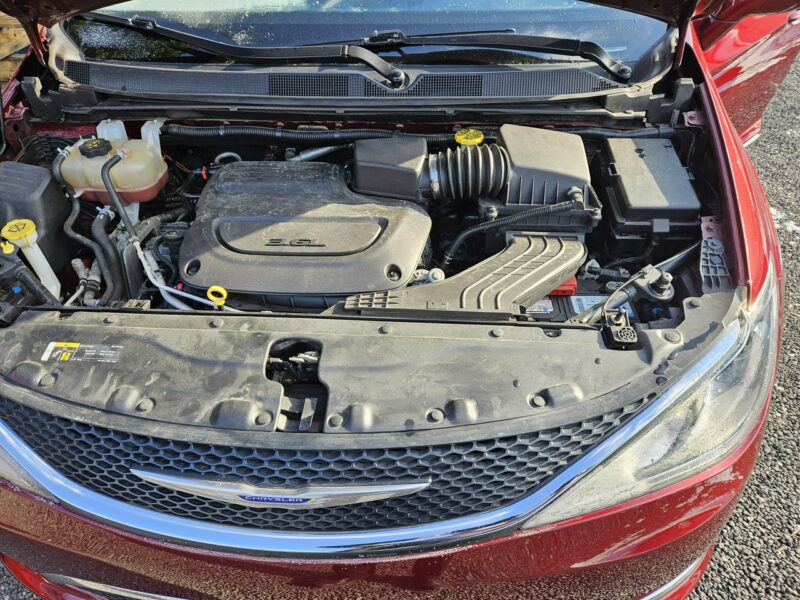 Chrysler Pacifica Automat / Klimatronic 4 strefowy / Podgrzewane fotele / itd.