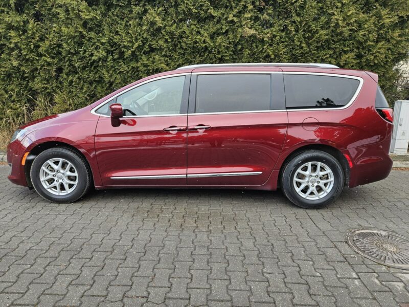 Chrysler Pacifica Automat / Klimatronic 4 strefowy / Podgrzewane fotele / itd.