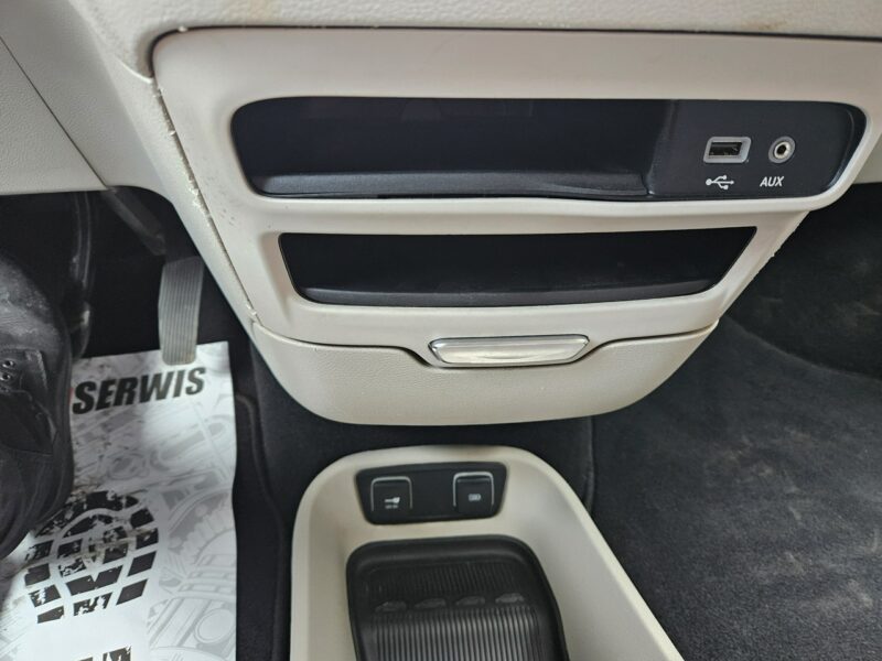 Chrysler Pacifica Automat / Klimatronic 4 strefowy / Podgrzewane fotele / itd.