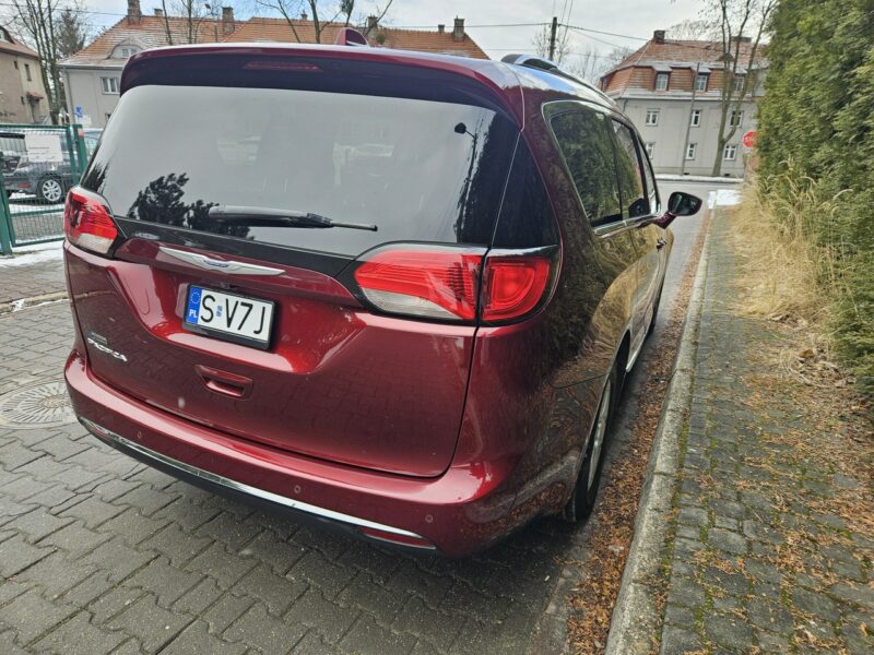 Chrysler Pacifica Automat / Klimatronic 4 strefowy / Podgrzewane fotele / itd.