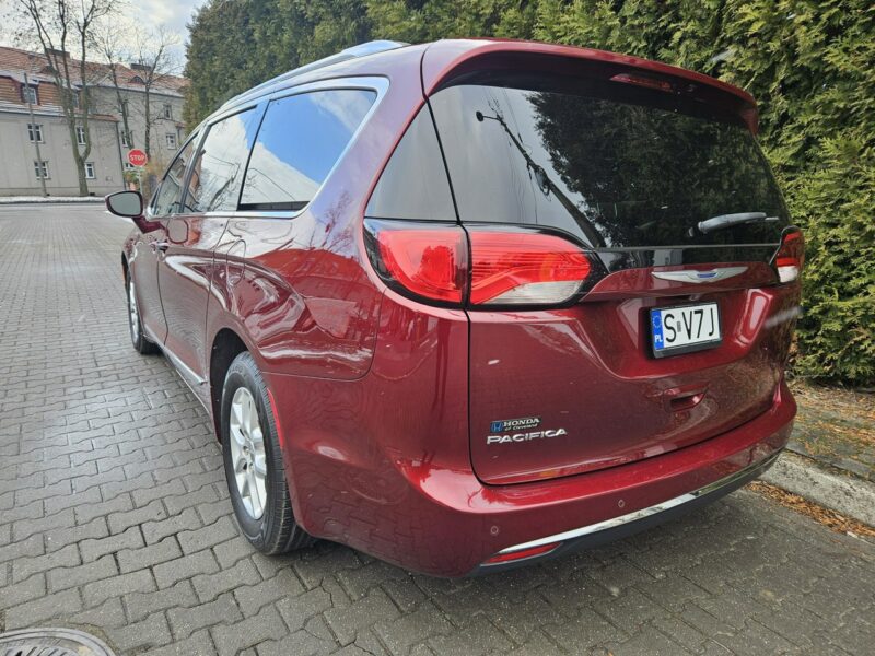 Chrysler Pacifica Automat / Klimatronic 4 strefowy / Podgrzewane fotele / itd.