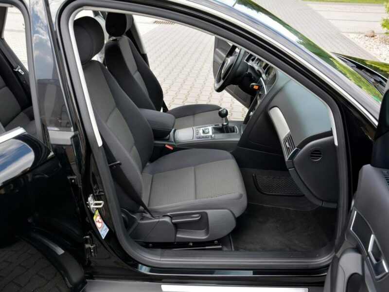 Audi A6 2.4 V6 (177KM) 140 tys. Przebieg Bi-xenon Klimatronic Navi Piękna C6 (2004-2011)