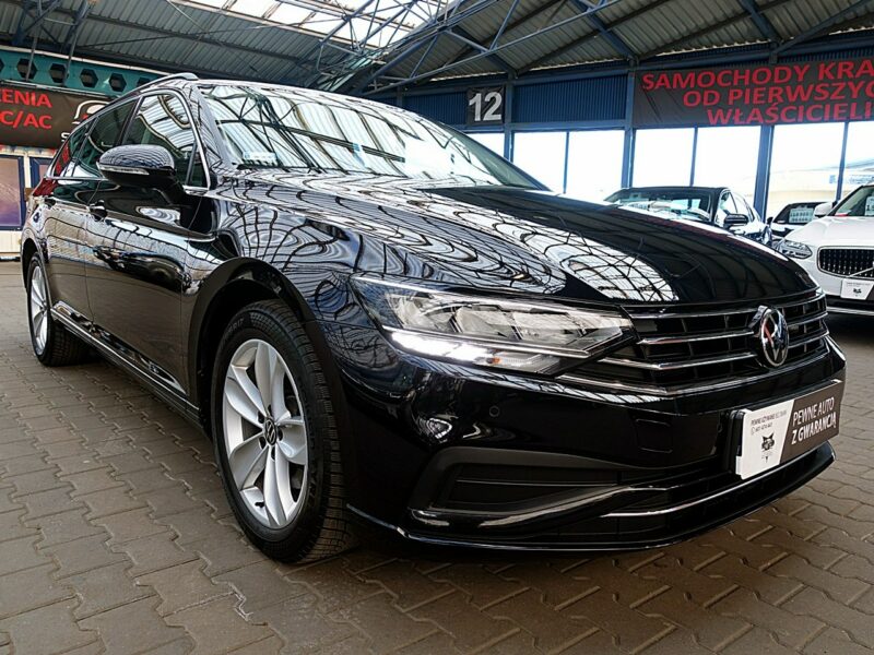Volkswagen Passat 2,0TSi Skóra+Navi+ACC+LED 3Lata GWARANCJA 1wł Kraj Bezwypadkowy F23% B8 (2014-2023)