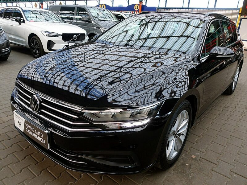 Volkswagen Passat 2,0TSi Skóra+Navi+ACC+LED 3Lata GWARANCJA 1wł Kraj Bezwypadkowy F23% B8 (2014-2023)