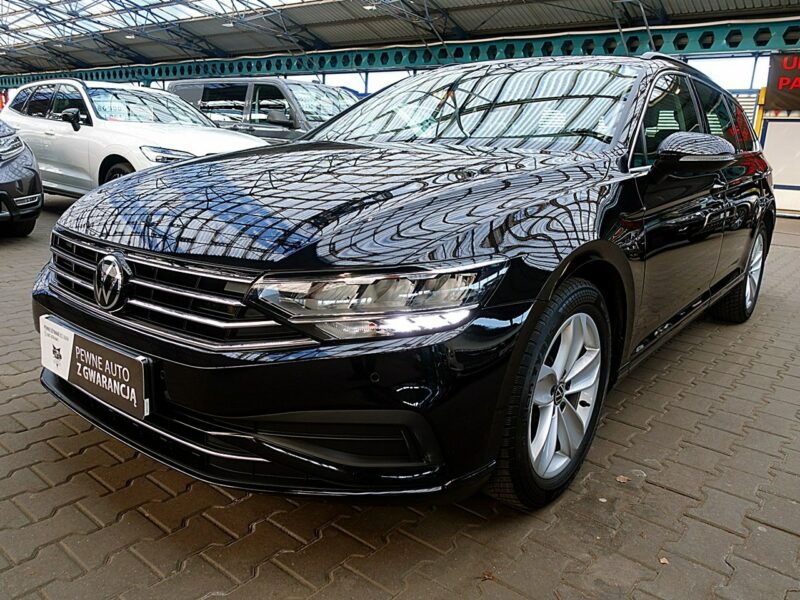 Volkswagen Passat 2,0TSi Skóra+Navi+ACC+LED 3Lata GWARANCJA 1wł Kraj Bezwypadkowy F23% B8 (2014-2023)