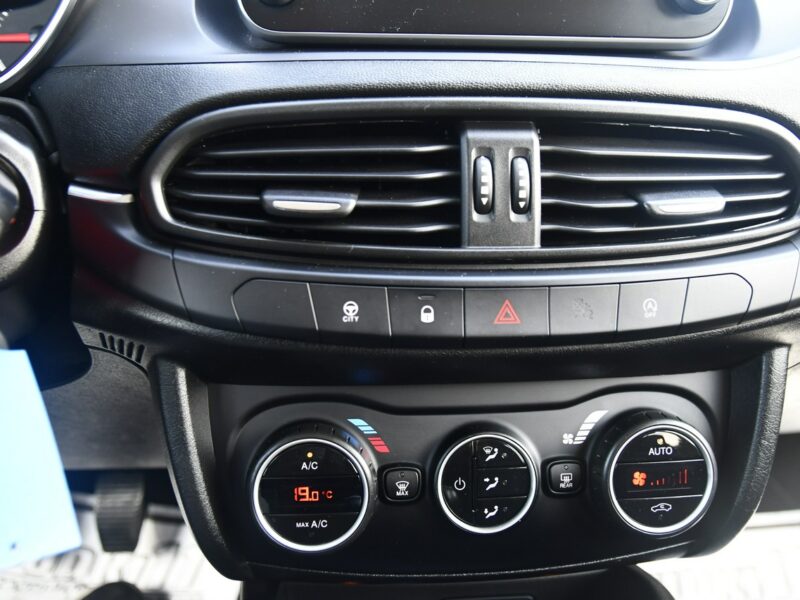 Fiat Tipo 1,4BENZYNA. Serwis,Klimatronic,Alu,Ledy.Navigacja.kredyt.GWARANCJA II (2016-)